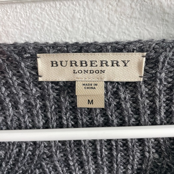 Burberry Wool/Silk Blend Women’s Sweater, Size M - Picture 3 of 5